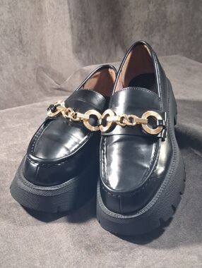 Zara Black Faux Leather Lug Sole Chunky Platform Loafers Gold Accent VG 7.5